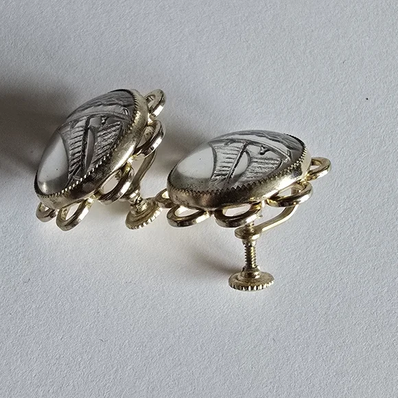 Vintage sail boat earrings screwback reverse carved painted bubble sailboat - Picture 7 of 13